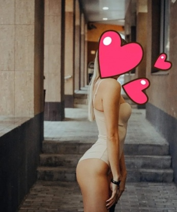 Обворожительная брюнетка с шикарной внешностью и идеальными формами приглашает на интимное свидание. Гарантирую конфиденциальность и абсолютное удовлетворение. 7869, 31 год